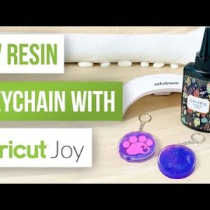 😎 UV Resin Keychain with Cricut Joy