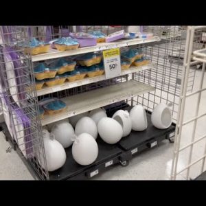 Stores will be selling out of jumbo eggs after people see this stunning idea!