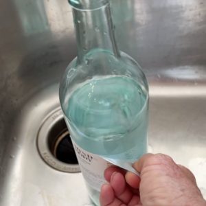 Pour boiling water into a glass bottle for this stunning idea!