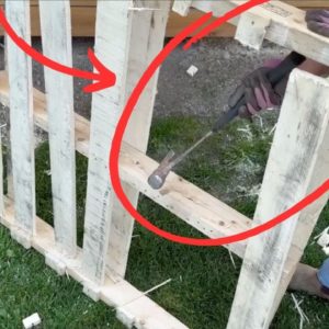 The GENIUS new pallet wood project everyone's copying this fall!