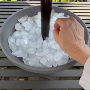 Fill a planter with ice for this brilliant porch idea!