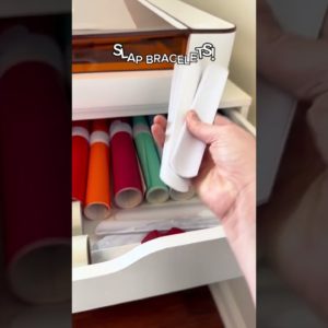 Organize your vinyl rolls like a pro with this simple TIP! 🌟🗂️