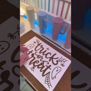 DIY fall doormat craft with Cricut! #fallcrafts #falldiy #cricut